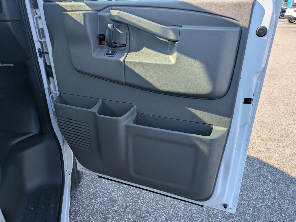 New 2026 Chevrolet Express 2500 RWD image 24