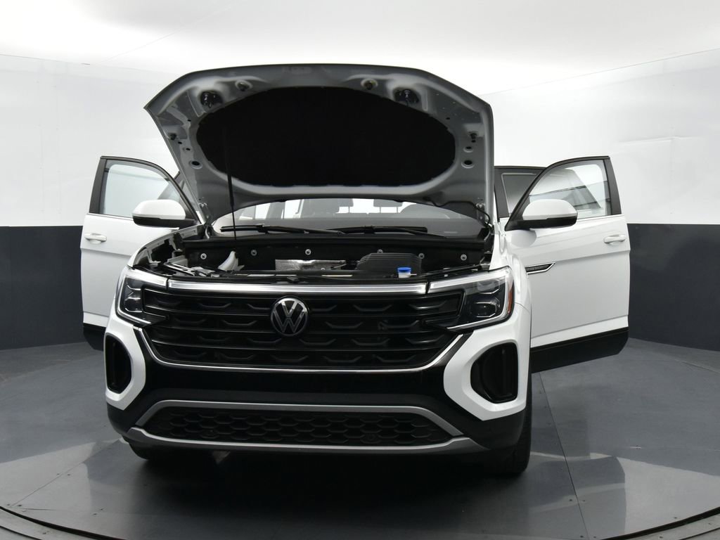 Used 2024 Volkswagen Atlas Cross Sport SE FWD image 49