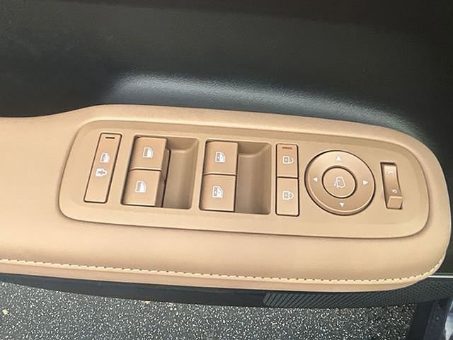 New 2025 Hyundai Santa Fe Limited image 38