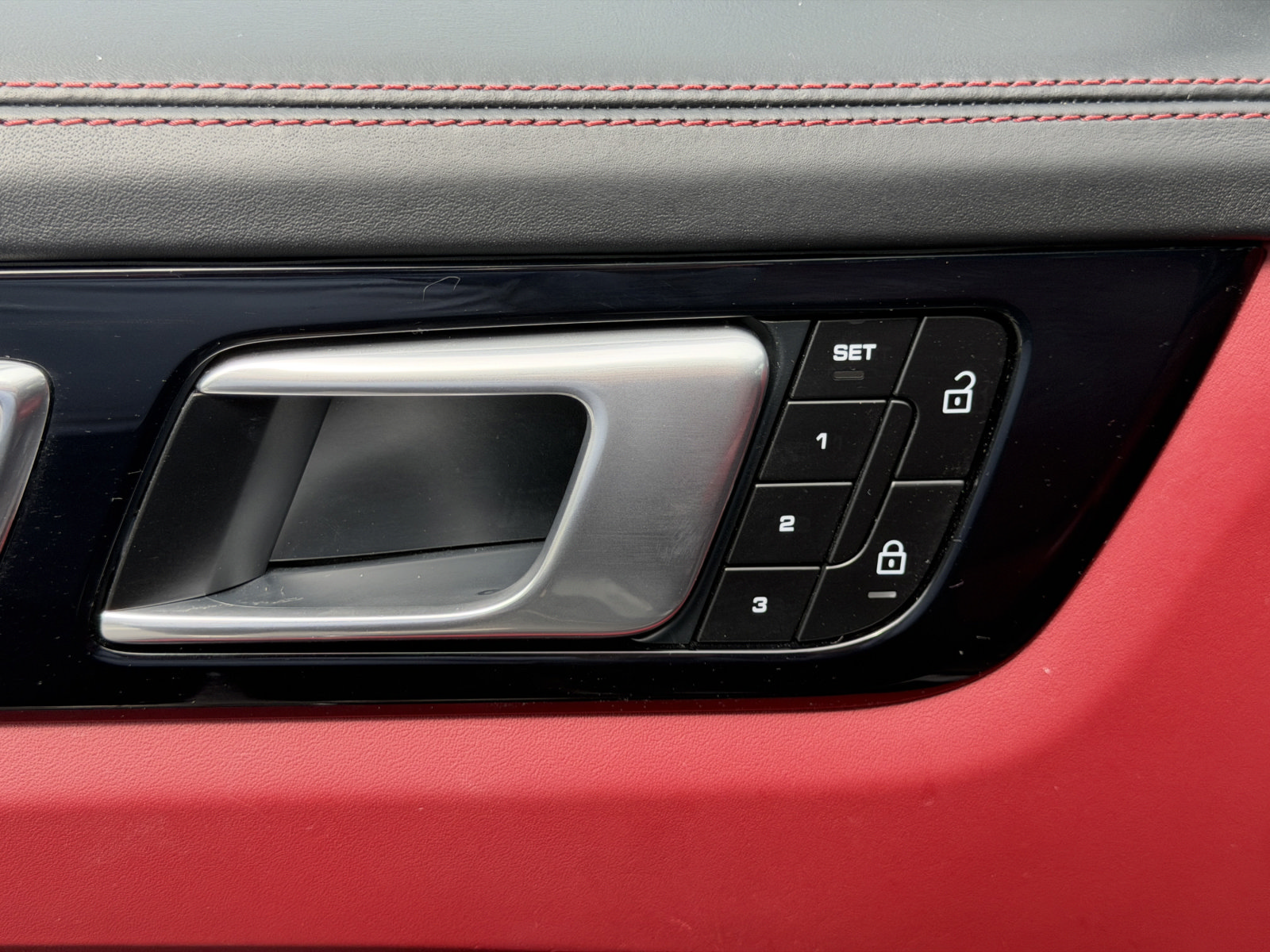 Certified 2022 Porsche Cayenne GTS AWD/4WD image 23