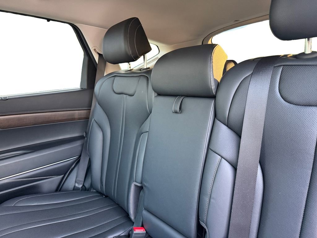 Used 2024 Genesis GV80 2.5T image 13