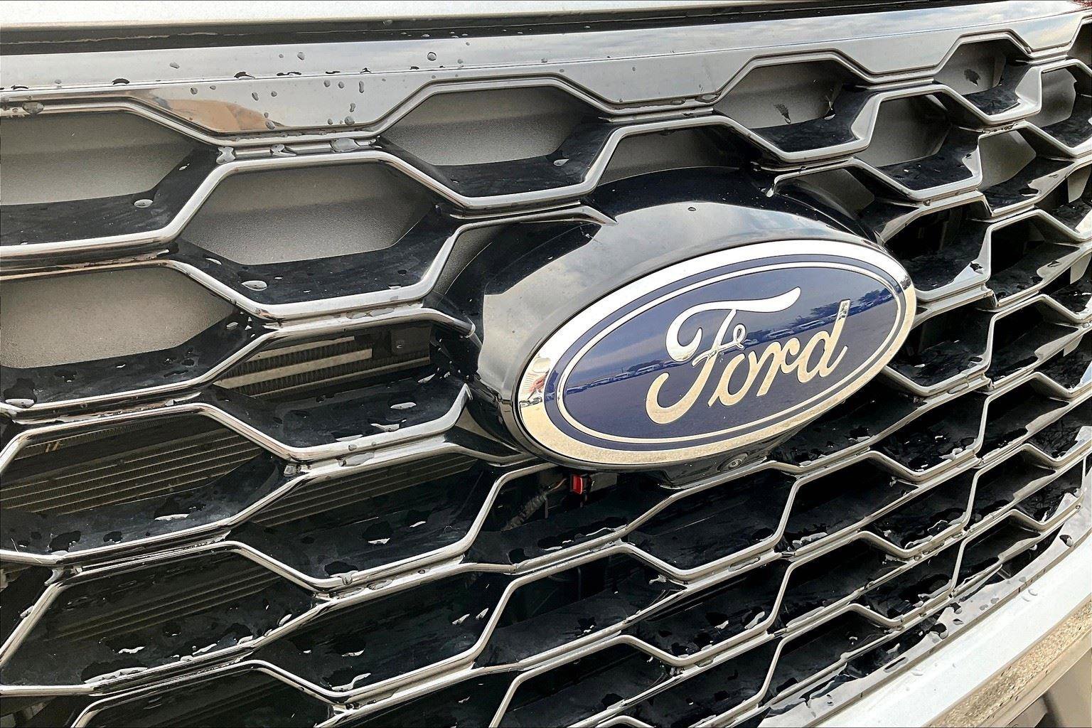 Certified 2025 Ford Explorer ST-Line w/ ST-Line Street Pack image 24