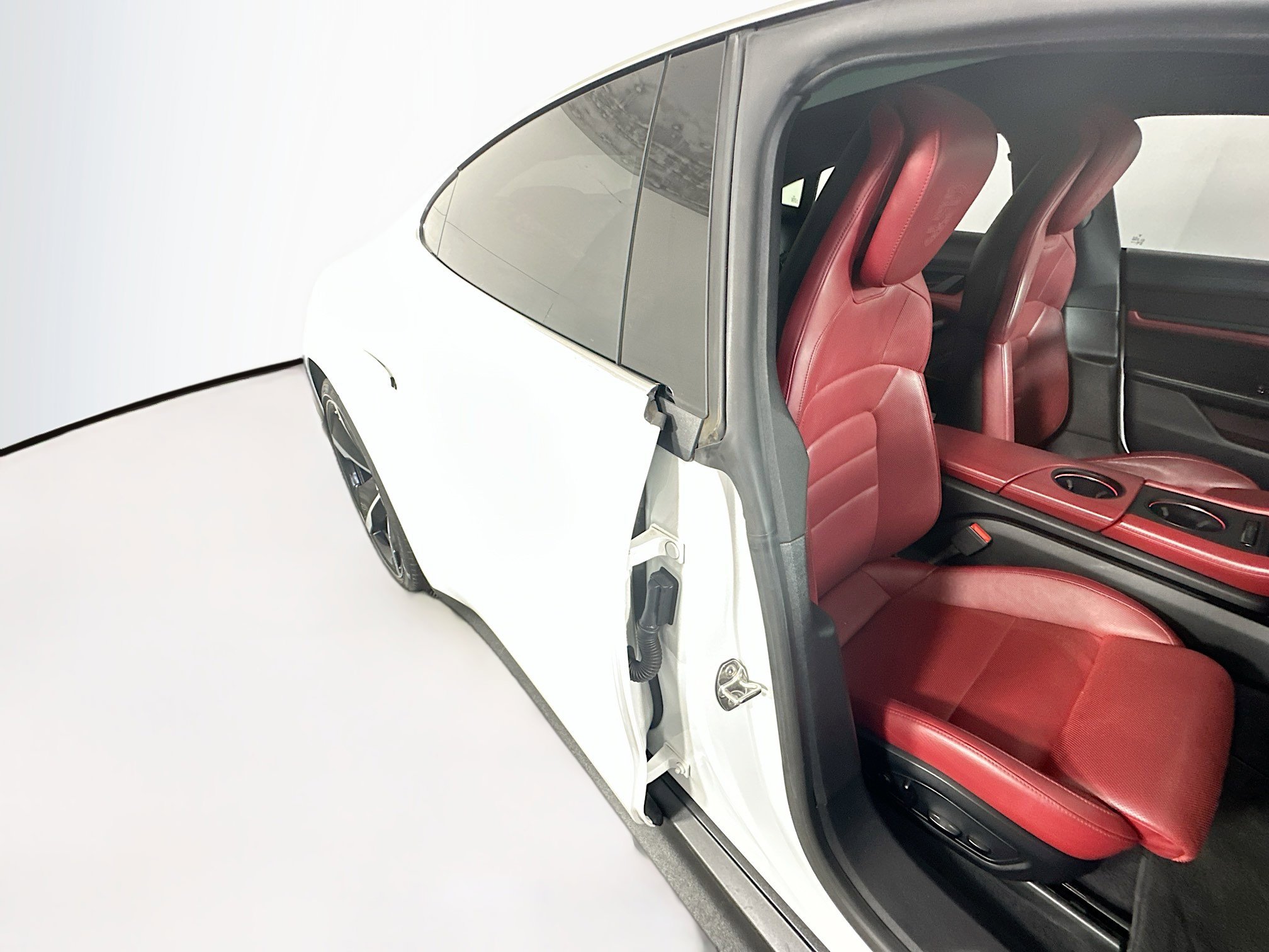 Used 2020 Porsche Taycan 4S AWD/4WD image 28