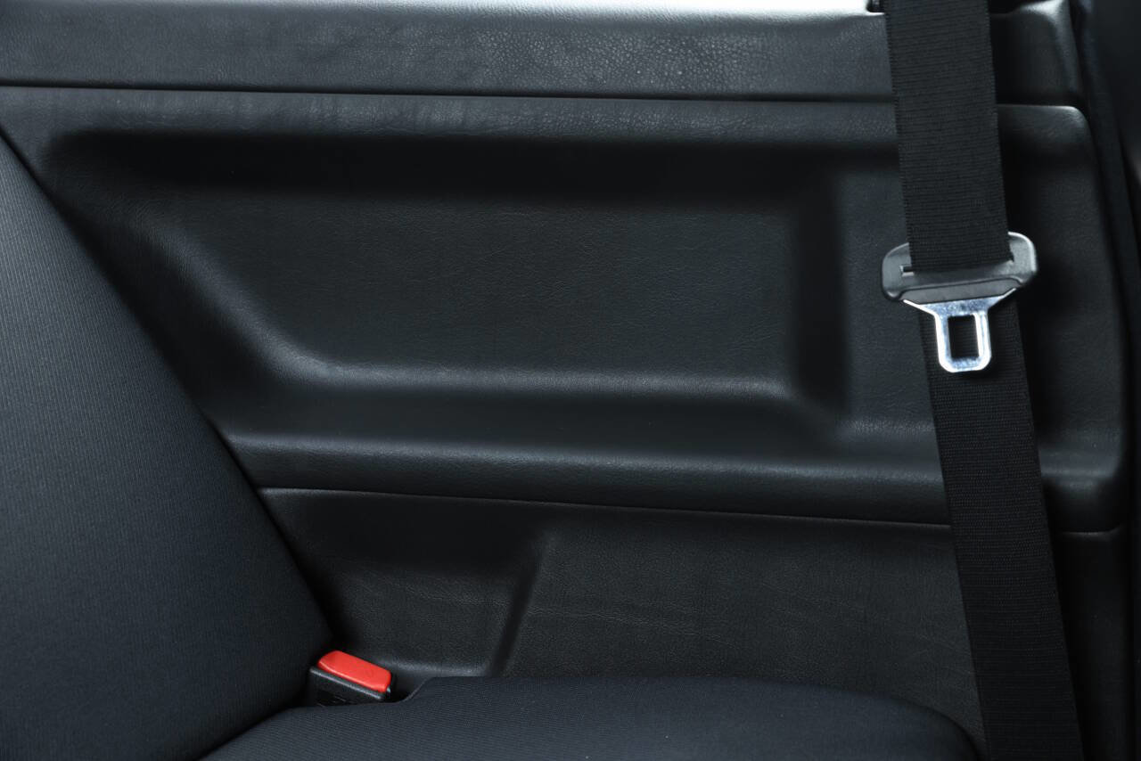 Used 1995 BMW M3 Coupe image 95