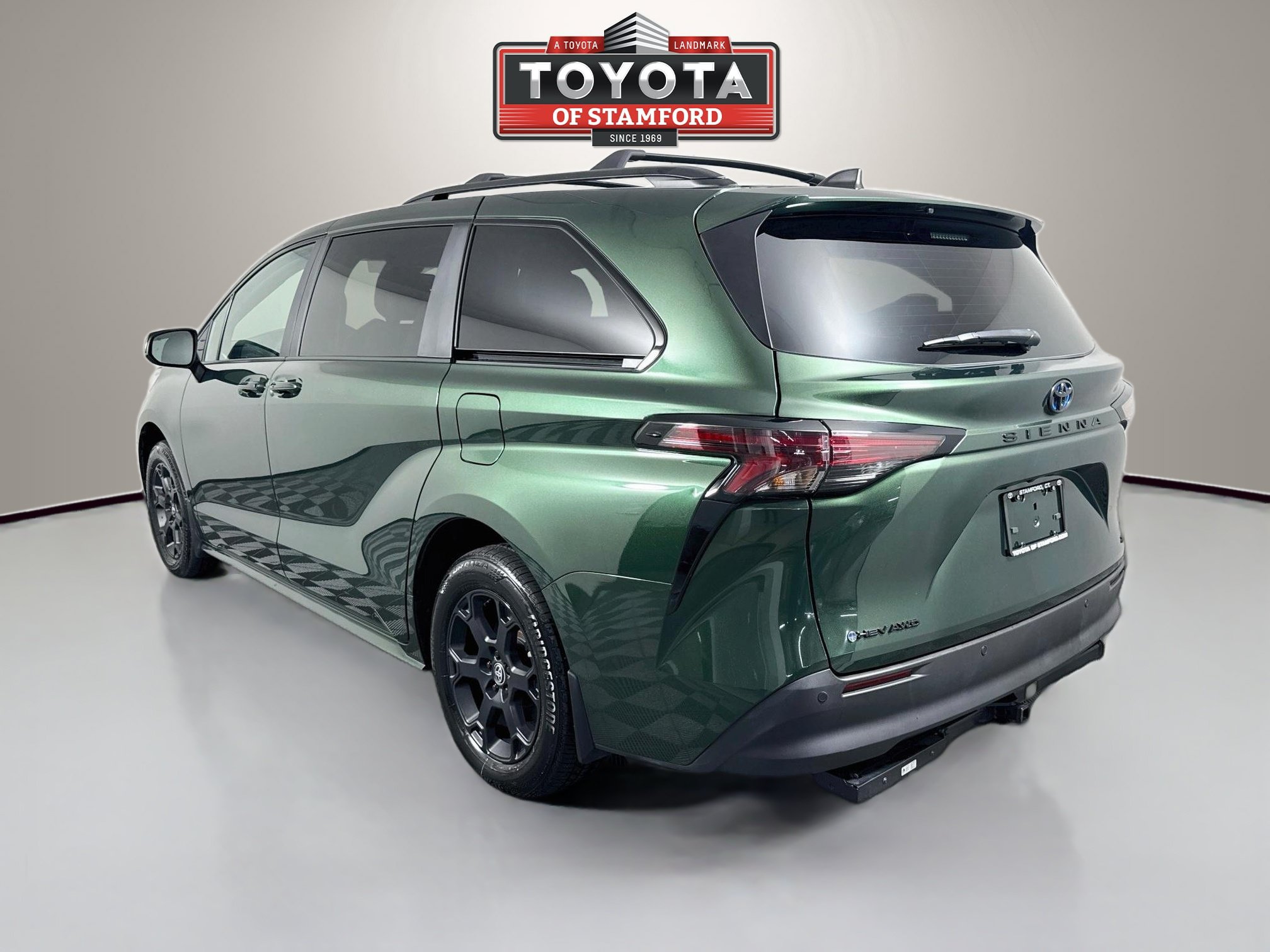 Certified 2025 Toyota Sienna XLE Woodland Edition AWD/4WD image 5