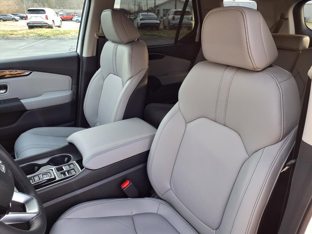 New 2025 Honda Pilot EX-L image 13