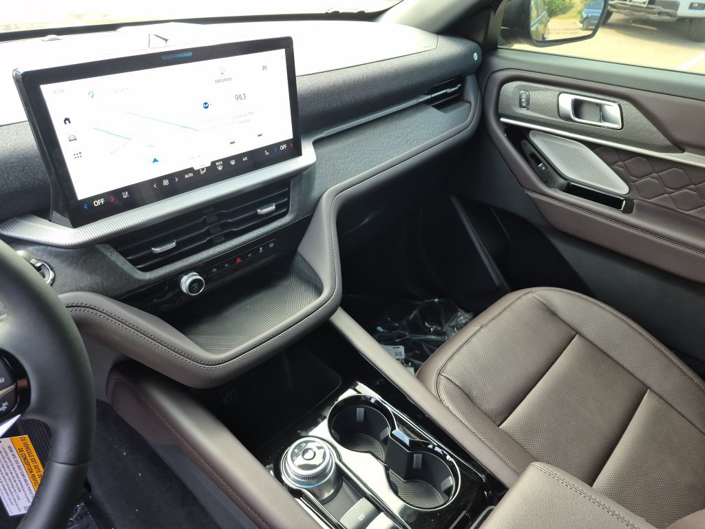 New 2026 Ford Explorer Platinum w/ LUX Leather Package AWD/4WD image 14