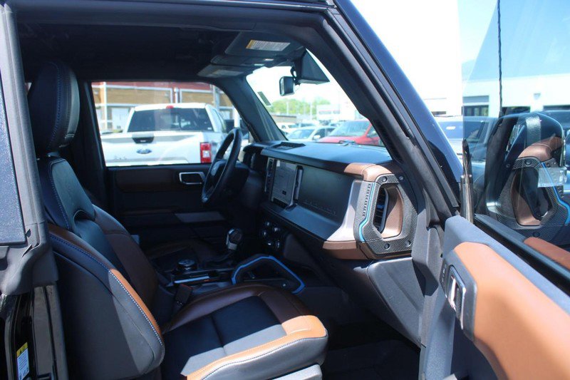 Used 2023 Ford Bronco Outer Banks AWD/4WD image 12