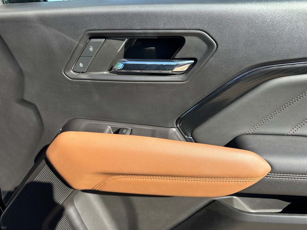 Used 2023 GMC Canyon AT4 w/ AT4 Premium Package image 18