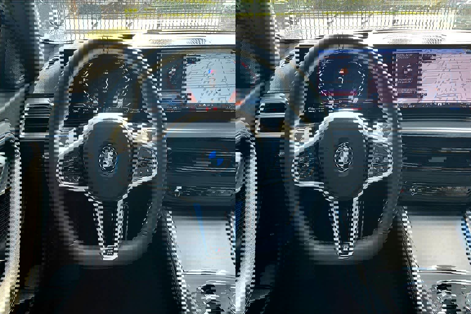 Used 2025 BMW 230i Coupe w/ M Sport Package image 6