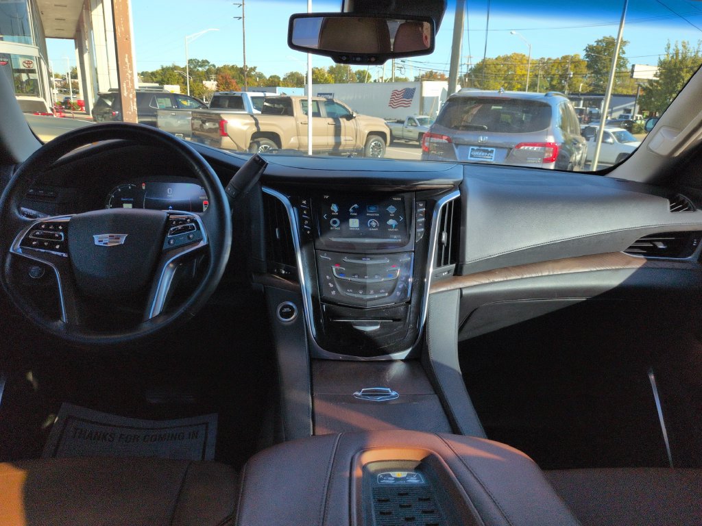 Used 2016 Cadillac Escalade Premium AWD/4WD image 13