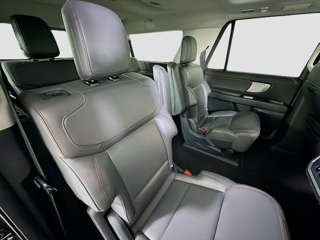 Used 2025 Ford Expedition Max Active AWD/4WD image 31
