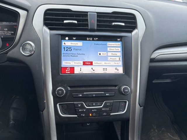 Used 2018 Ford Fusion SE w/ Fusion SE Technology Package image 3