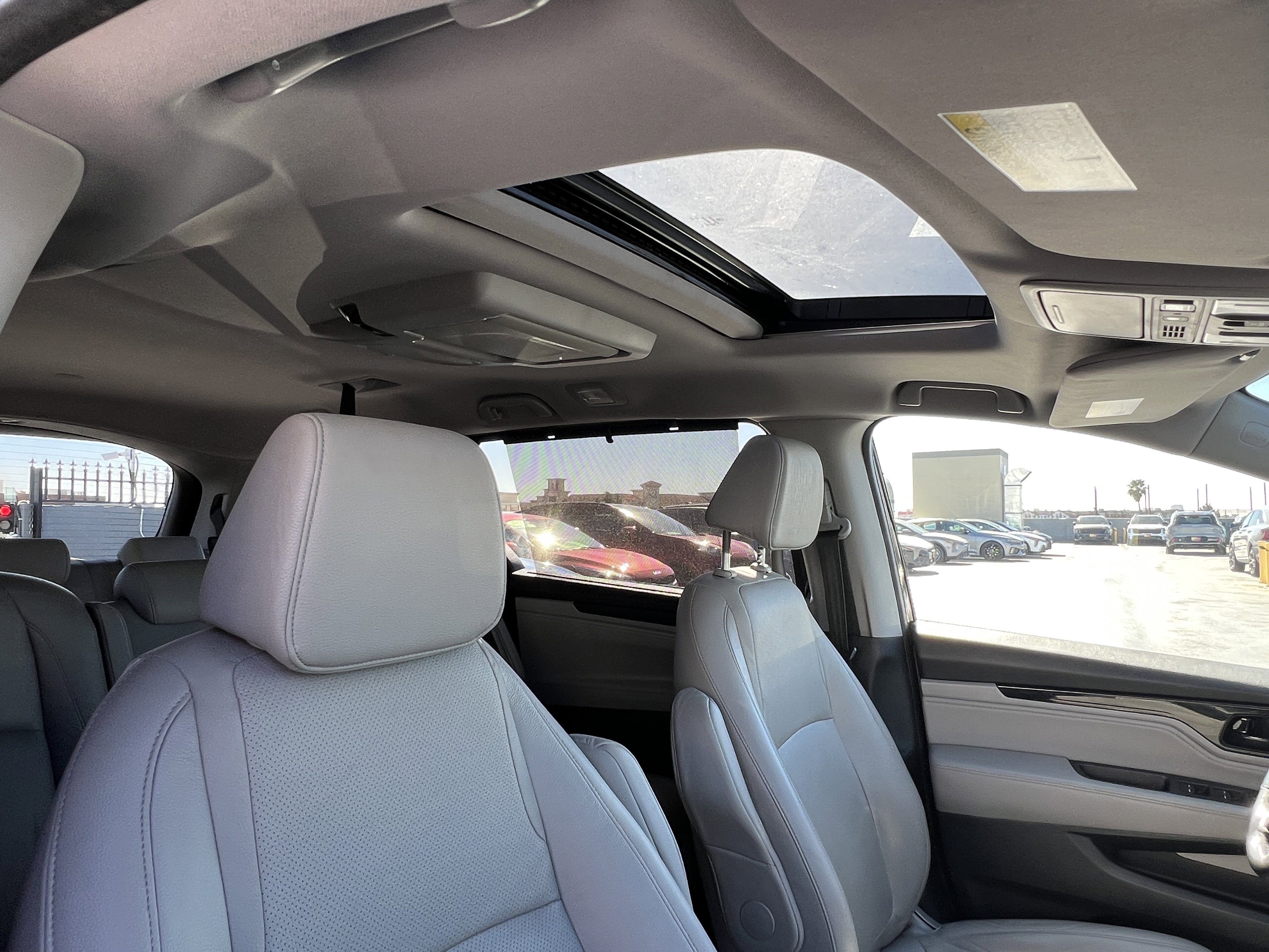 Used 2018 Honda Odyssey Elite image 18