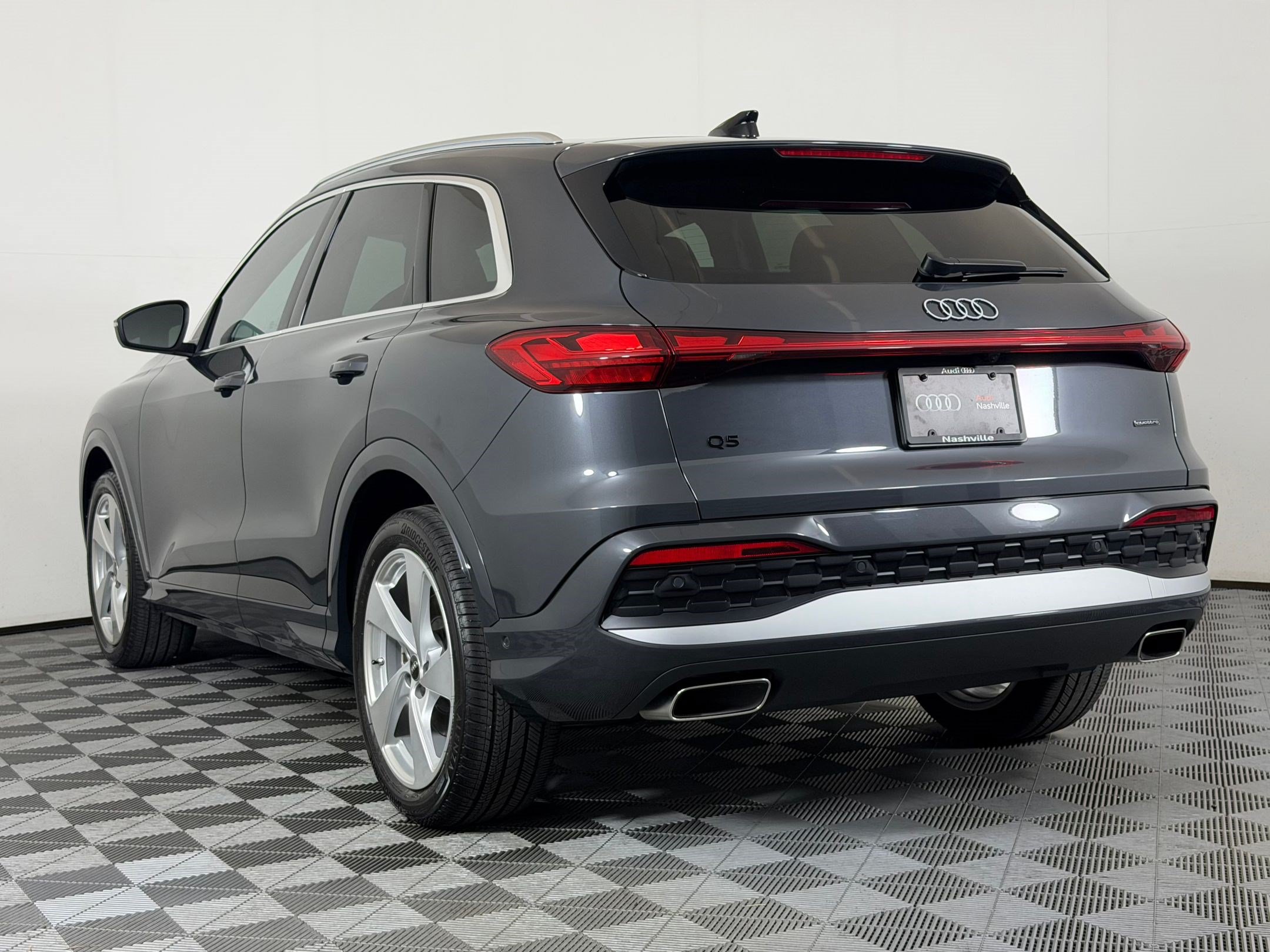 Certified 2025 Audi Q5 Prestige AWD/4WD image 3