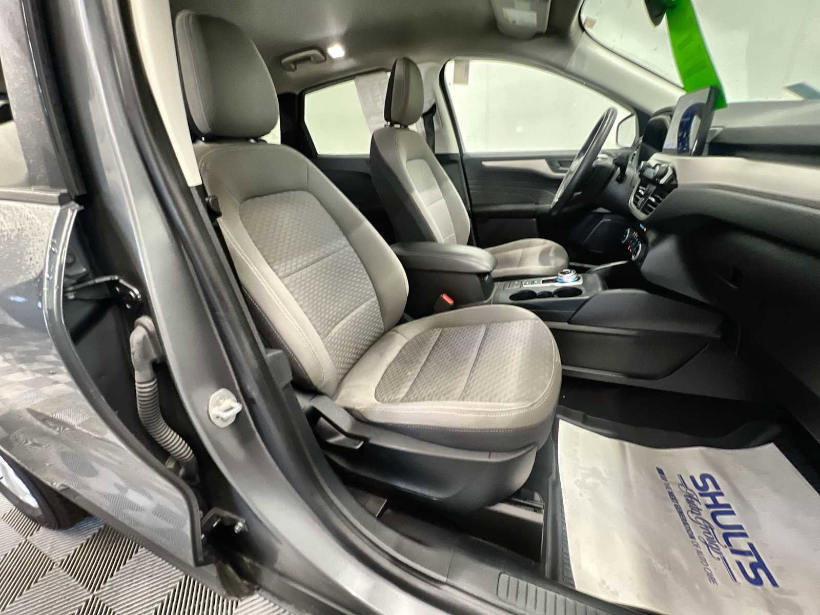 Used 2022 Ford Escape SE w/ Cold Weather Package image 24