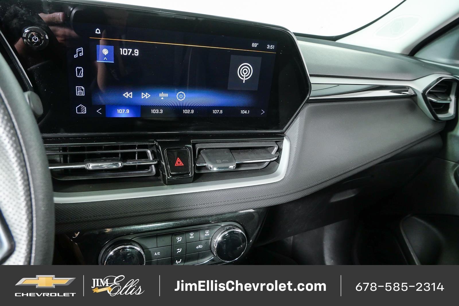 Certified 2025 Chevrolet TrailBlazer LT AWD/4WD image 12