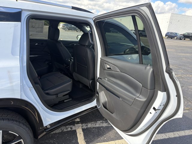 New 2026 Chevrolet Traverse High Country w/ LPO, Floor Liner Package image 27