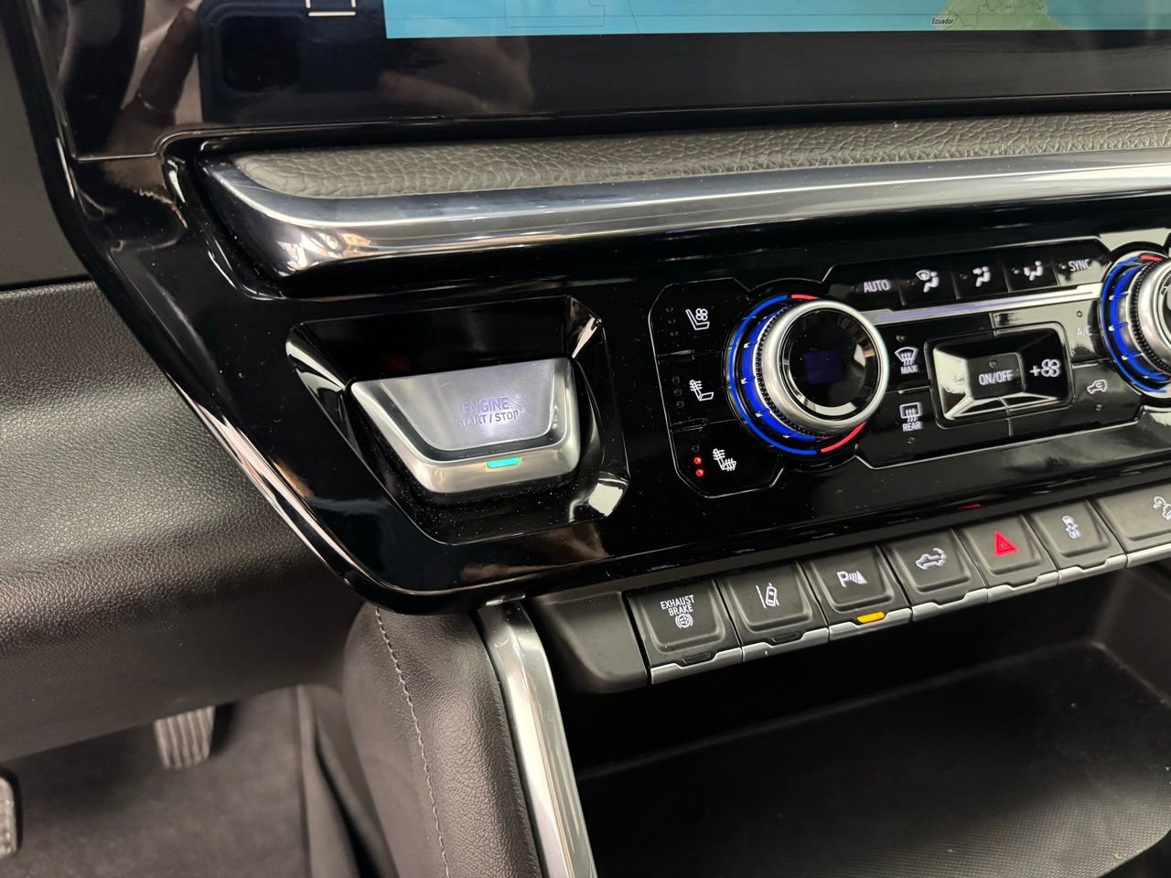 Used 2025 GMC Sierra 2500 Denali w/ Technology Package image 21