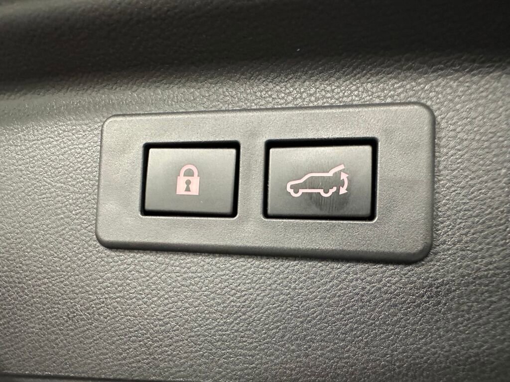 Used 2023 Subaru Forester Premium image 19