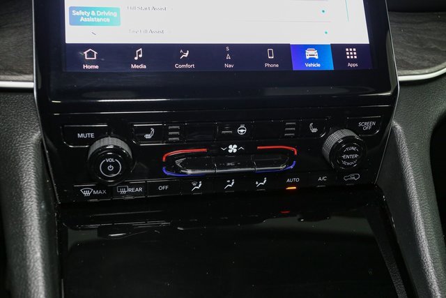 Used 2022 Jeep Grand Cherokee Limited 4xe image 32