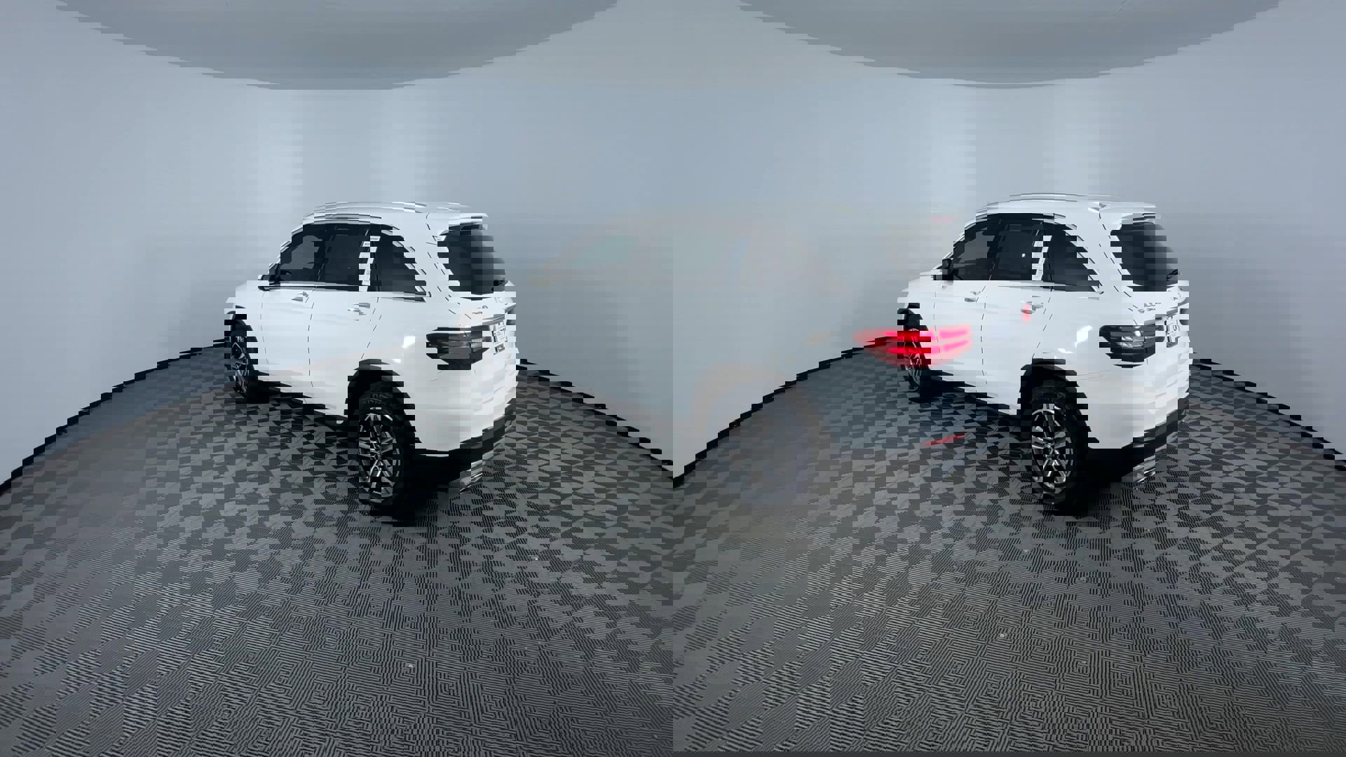 Used 2018 Mercedes-Benz GLC 300 image 7