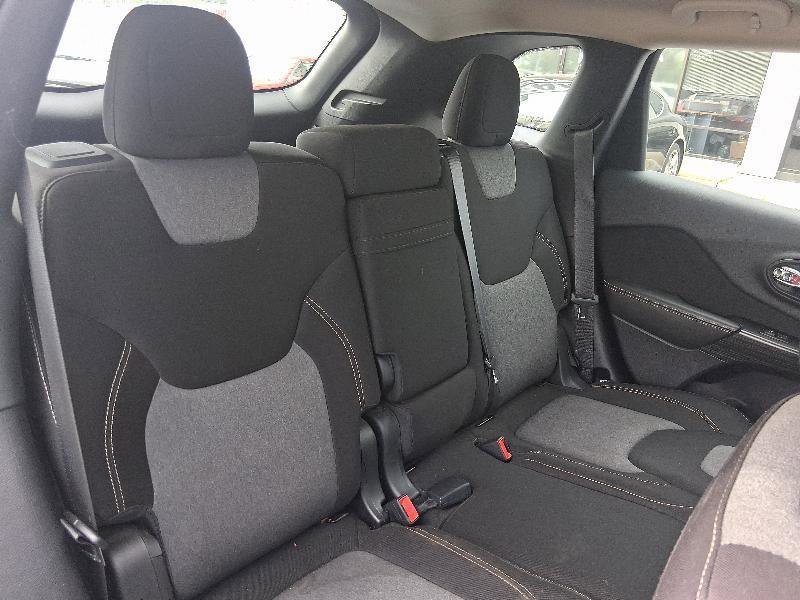 Used 2014 Jeep Cherokee Sport FWD image 22