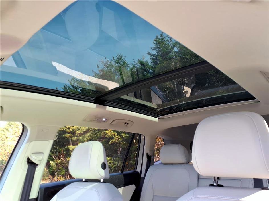 Used 2020 Volkswagen Tiguan SEL image 13