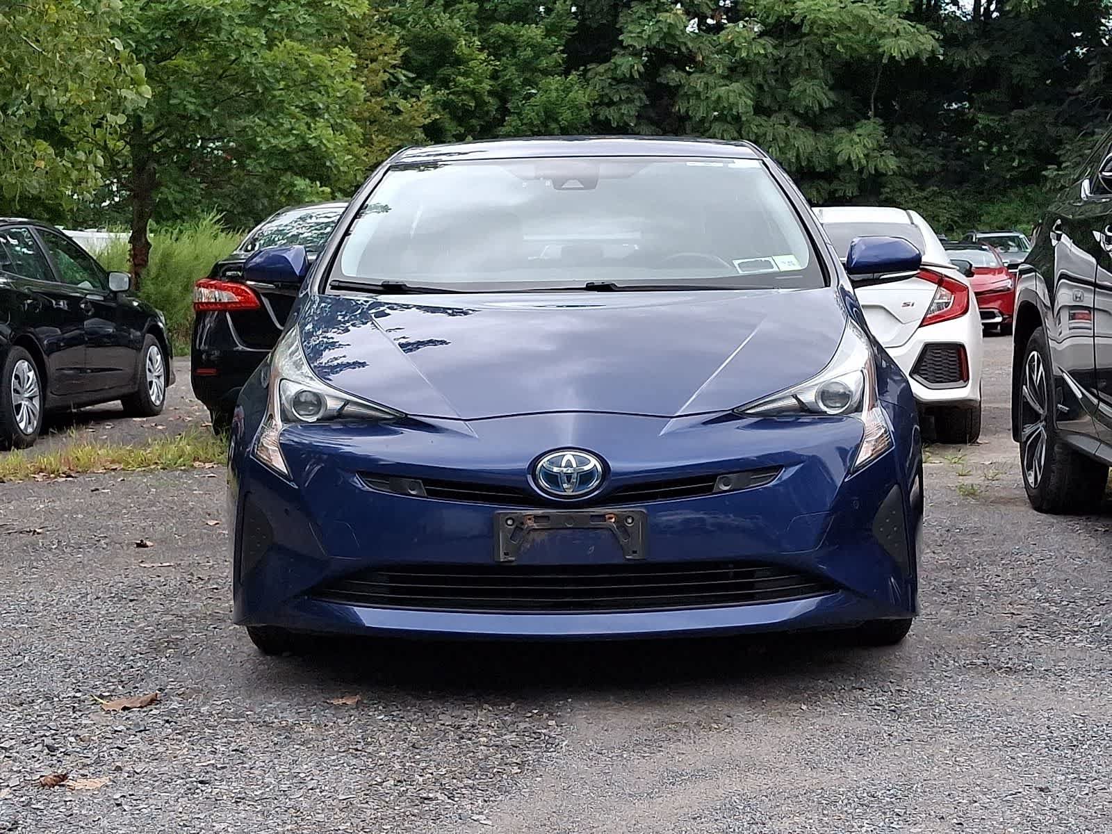 Used 2018 Toyota Prius Three FWD image 3