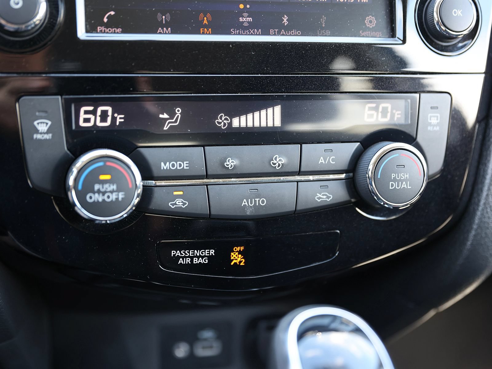 Used 2018 Nissan Rogue SV AWD/4WD image 25