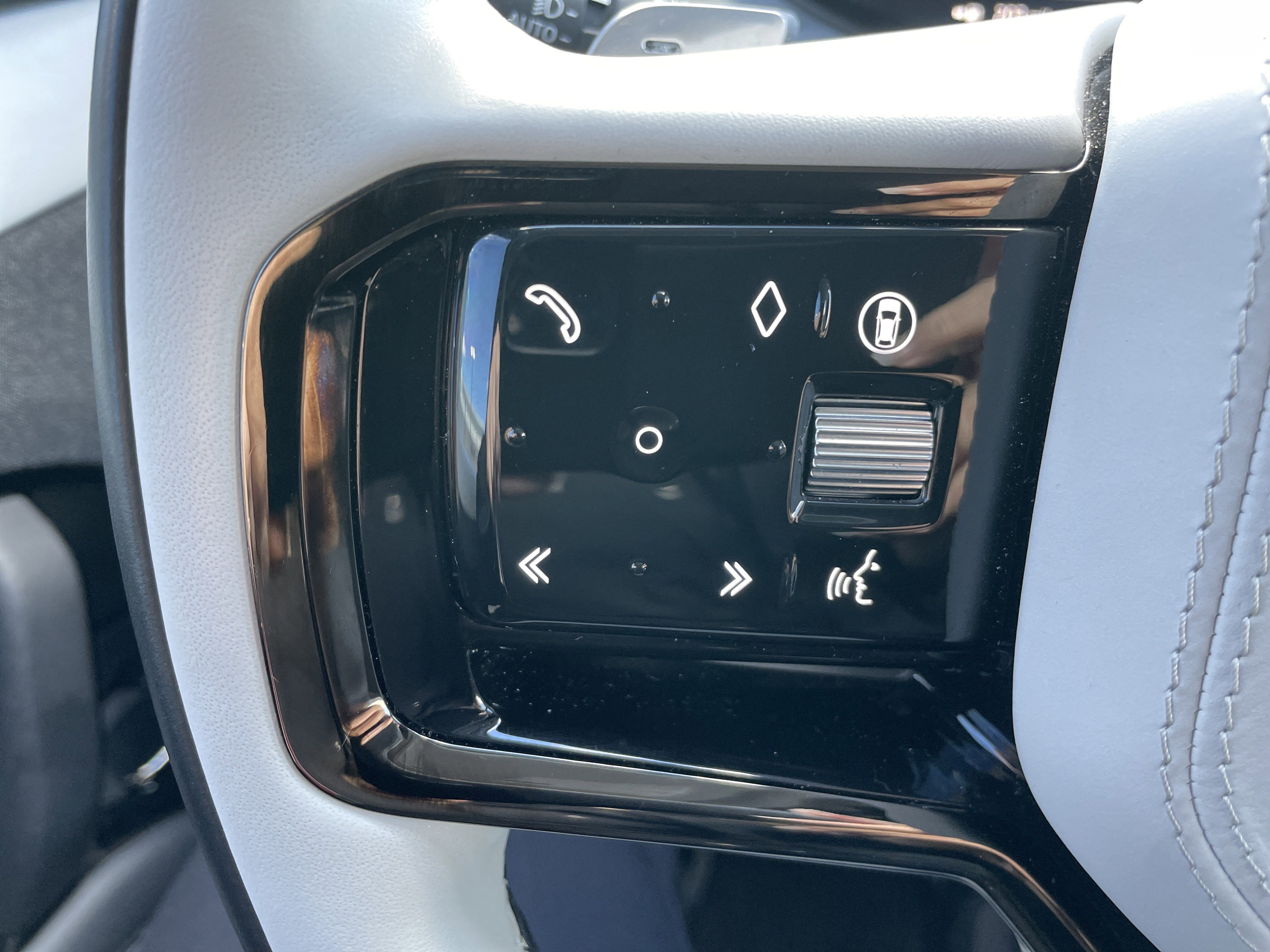 Used 2024 Land Rover Range Rover Sport Dynamic SE image 44