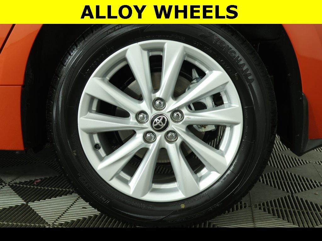 Used 2025 Toyota Corolla SE image 6