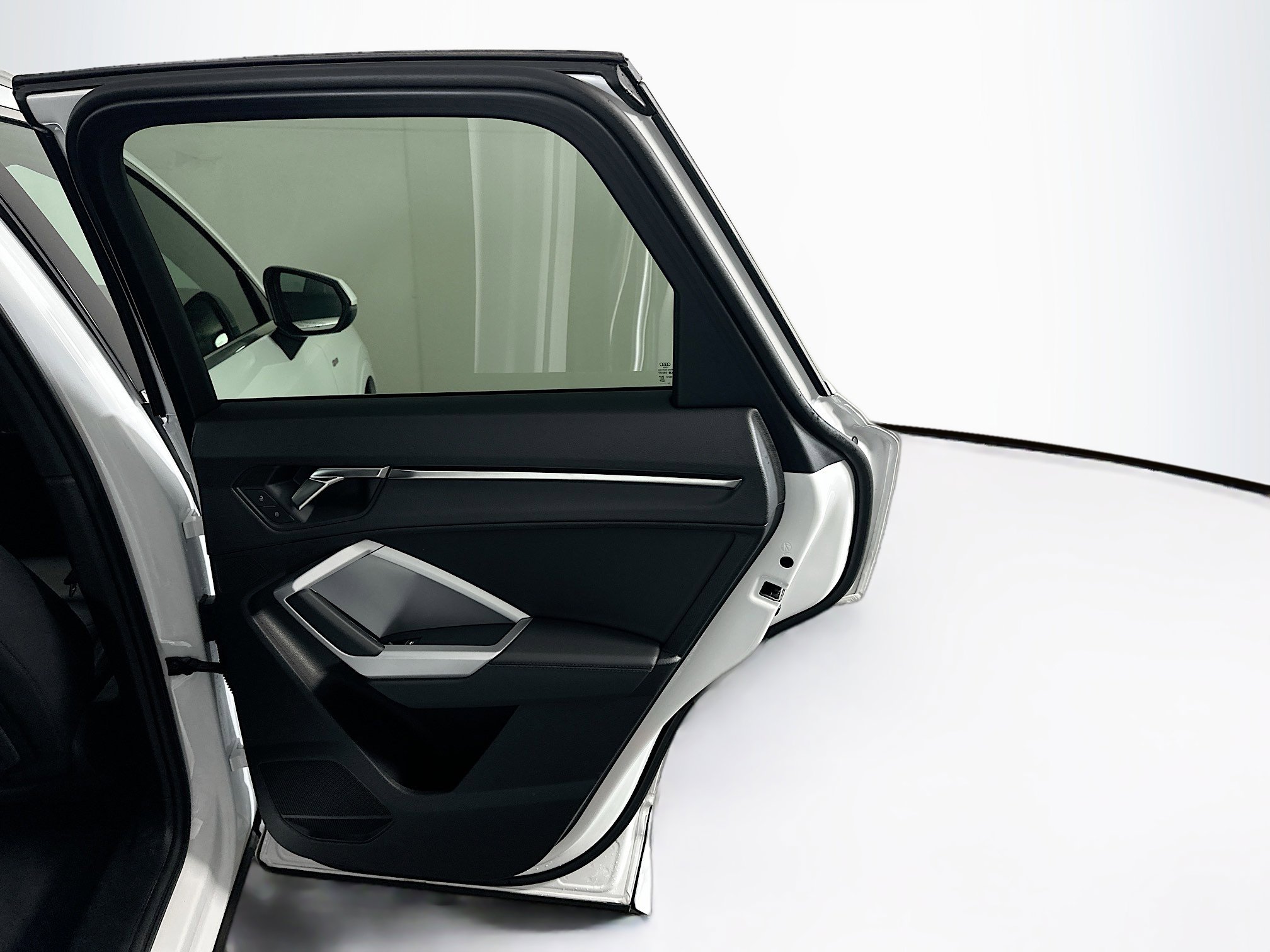 Used 2025 Audi Q3 2.0T Premium image 31