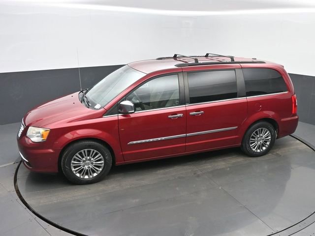 Used 2014 Chrysler Town & Country Touring-L w/ Driver Convenience Group image 39