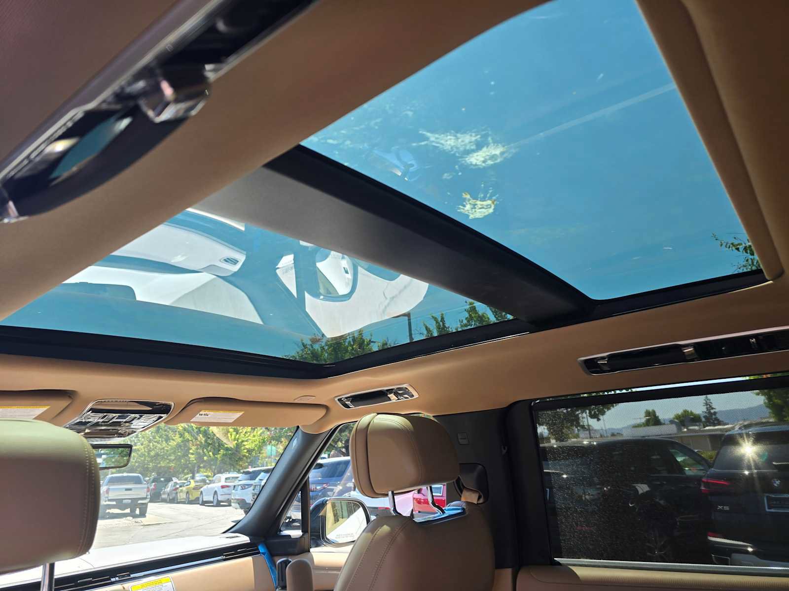 New 2025 Land Rover Range Rover Long Wheelbase SE image 21