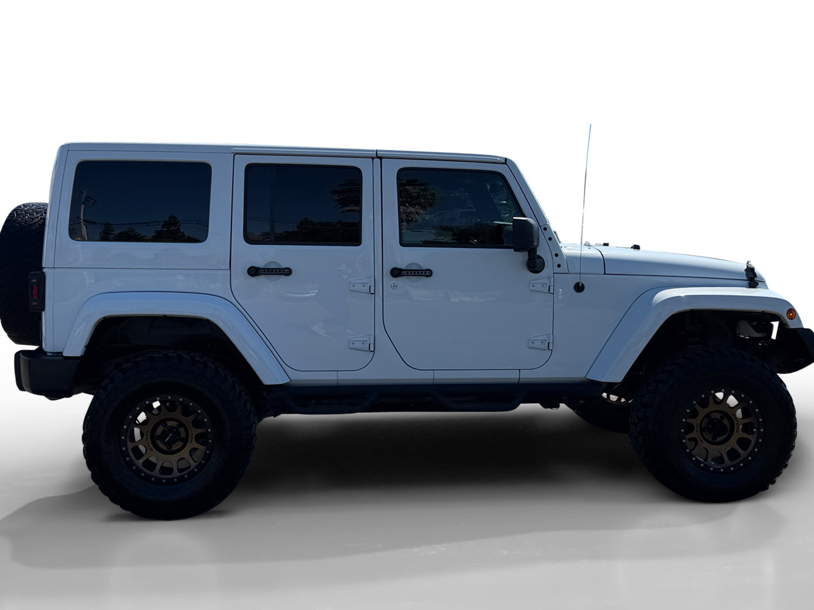 Used 2017 Jeep Wrangler Unlimited Sahara w/ Connectivity Group AWD/4WD image 6