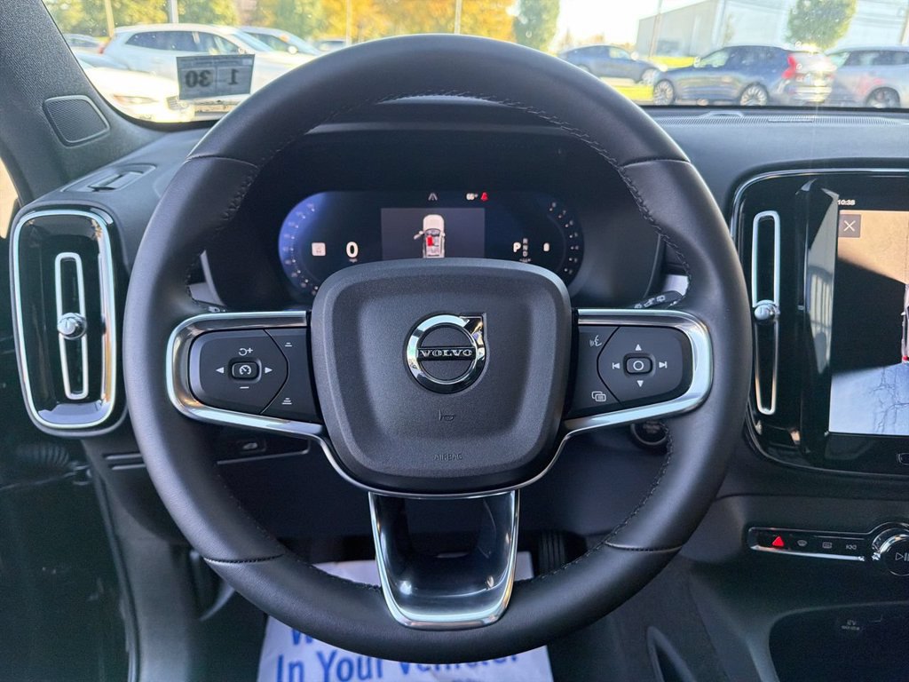 New 2026 Volvo XC40 B5 Ultra w/ Climate Package AWD/4WD image 18