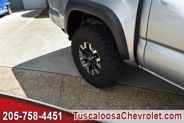 Used 2021 Toyota Tacoma TRD Off-Road w/ Technology Package AWD/4WD image 13