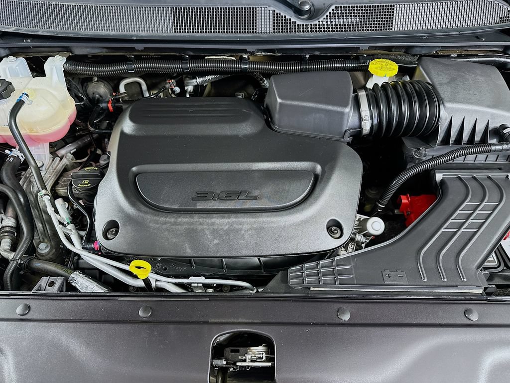 Used 2025 Chrysler Pacifica Select FWD image 38