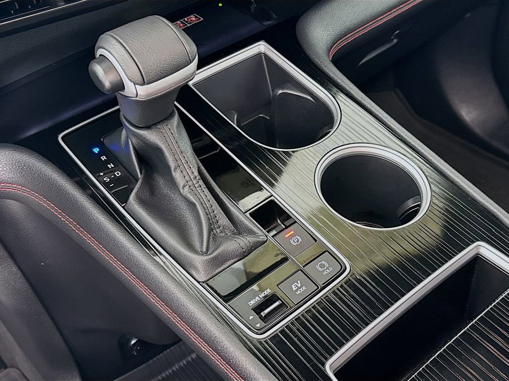 Certified 2025 Toyota Sienna XSE image 19