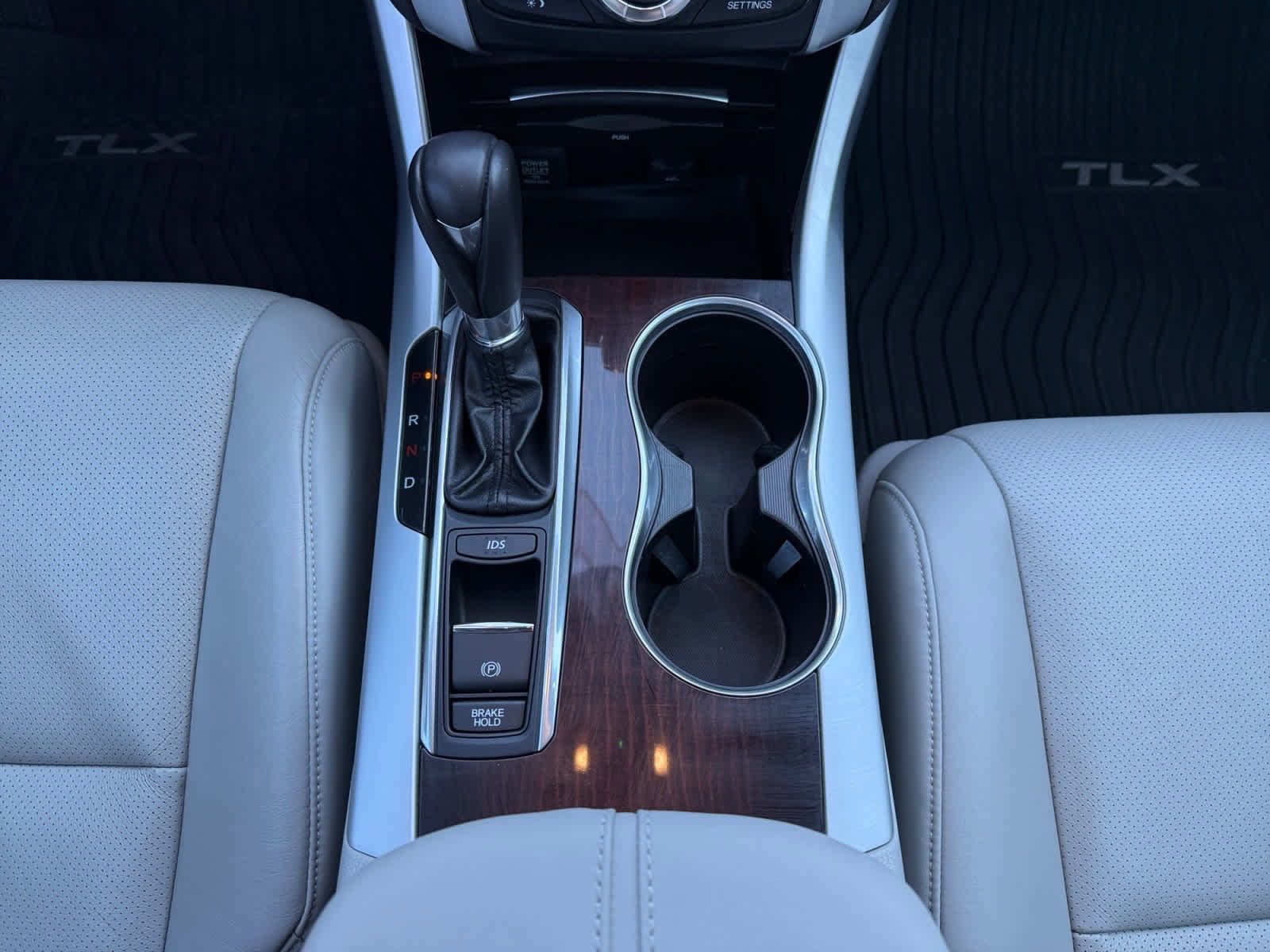 Used 2017 Acura TLX w/ Technology Package image 15