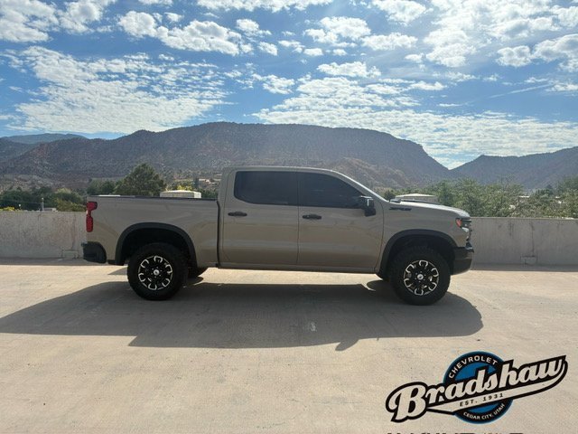 Used 2023 Chevrolet Silverado 1500 ZR2 w/ Technology Package image 3