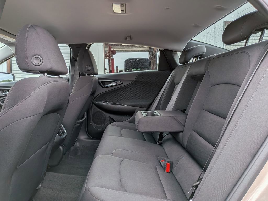 Used 2025 Chevrolet Malibu LT FWD image 33