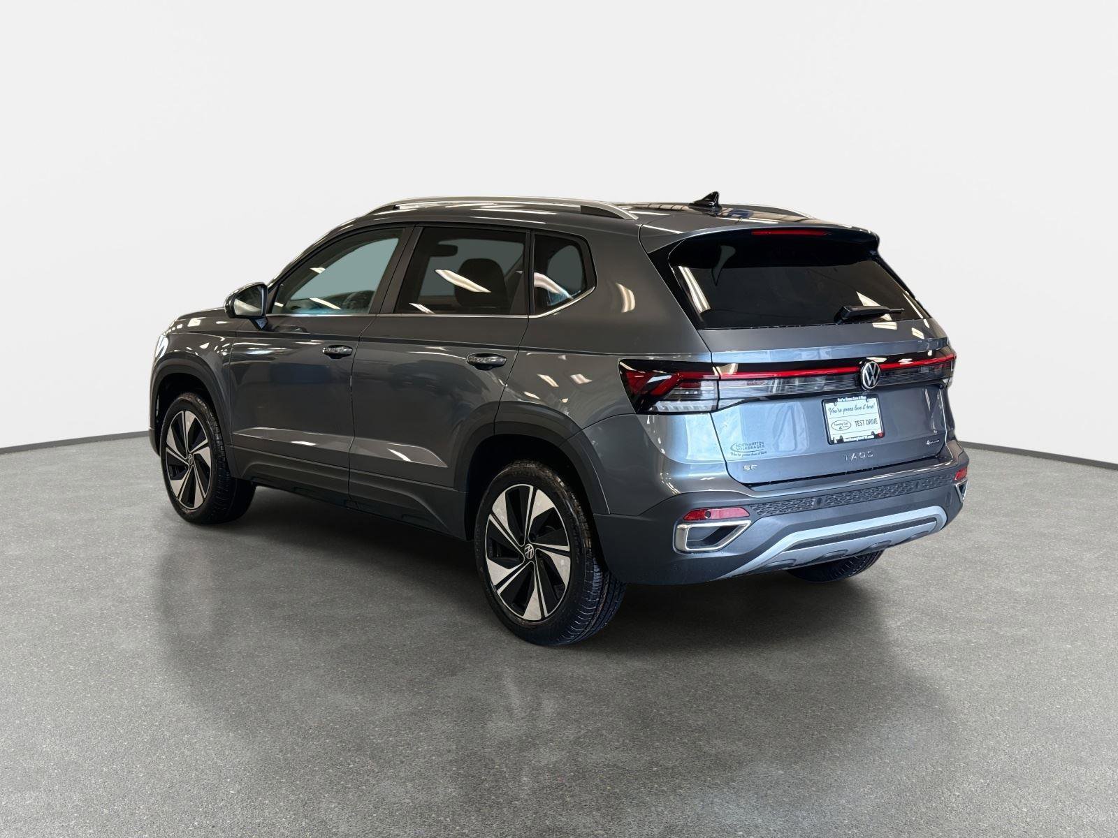 New 2026 Volkswagen Taos SE image 7