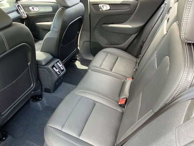 Certified 2025 Volvo XC40 B5 Core w/ Protection Package Premier image 17
