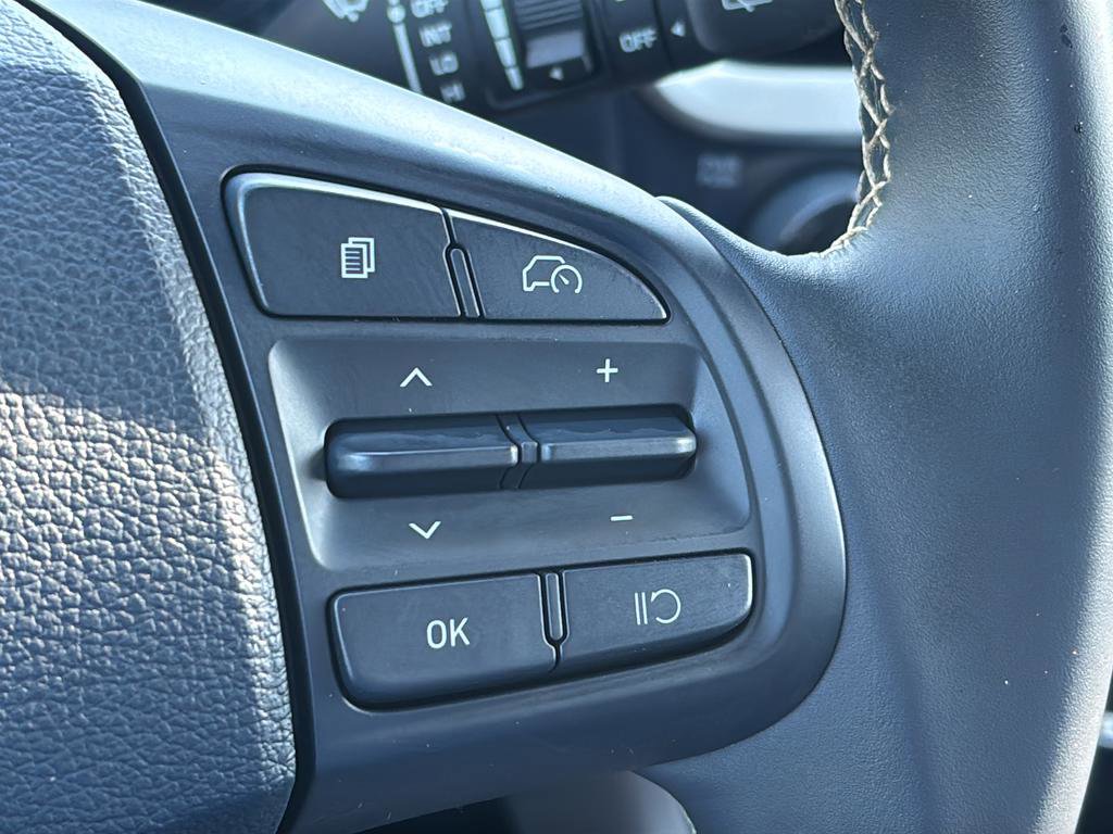 Certified 2023 Hyundai Venue Limited FWD image 27