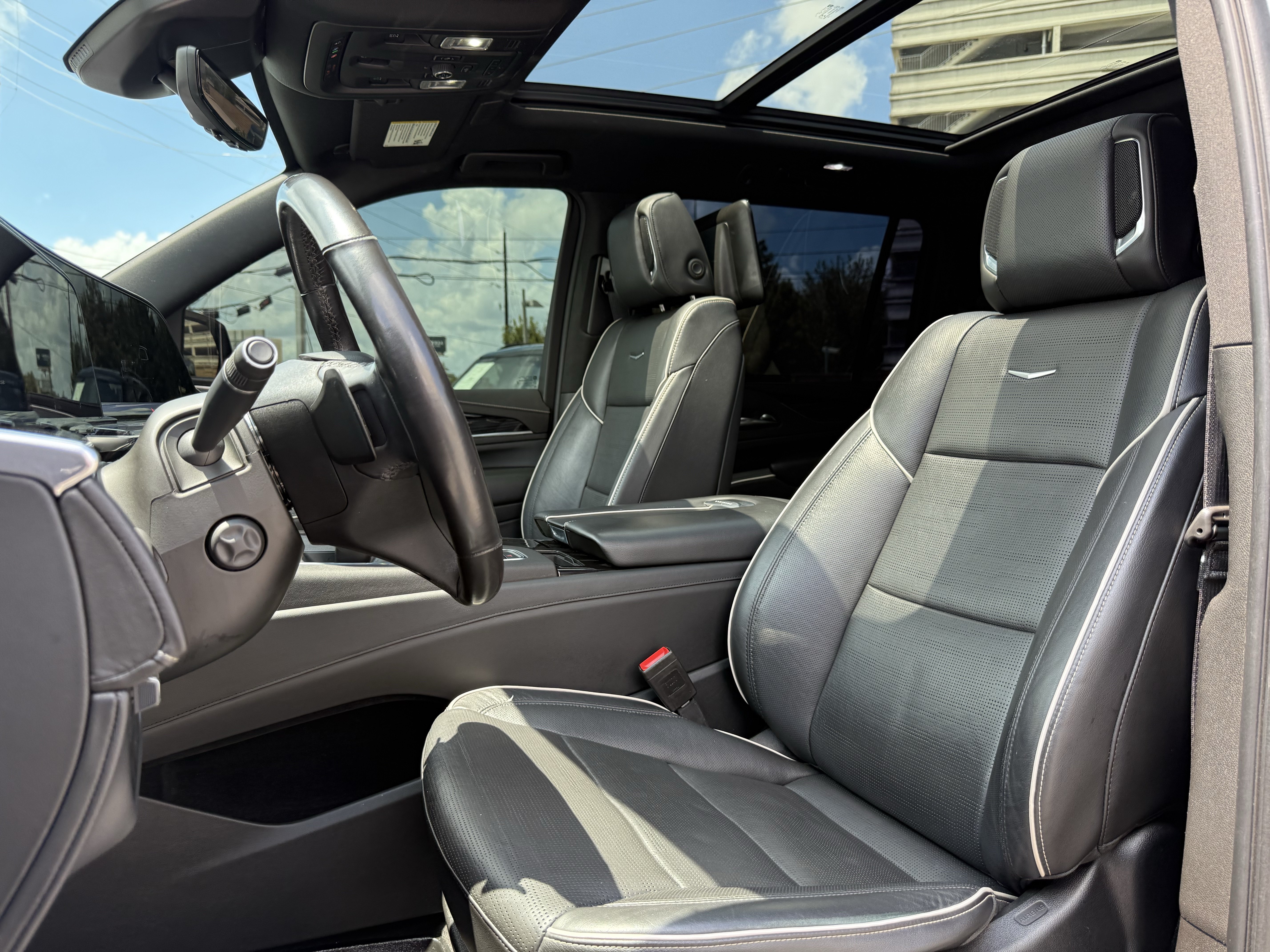 Used 2021 Cadillac Escalade ESV Sport RWD image 13