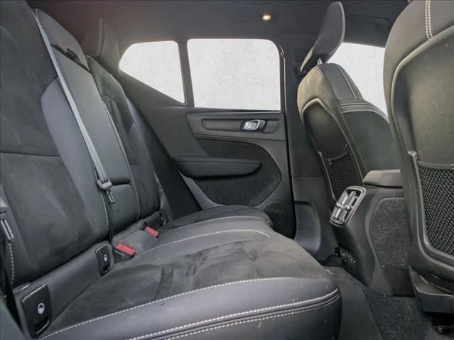 Used 2023 Volvo XC40 Recharge Plus image 18