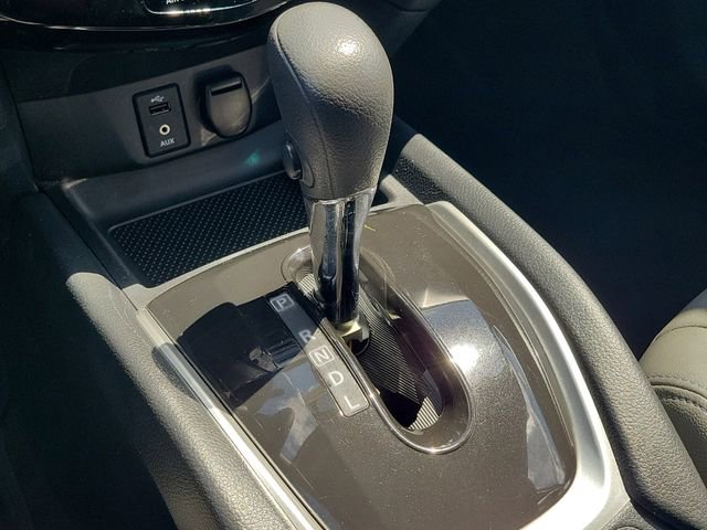 Used 2015 Nissan Rogue SV FWD image 27