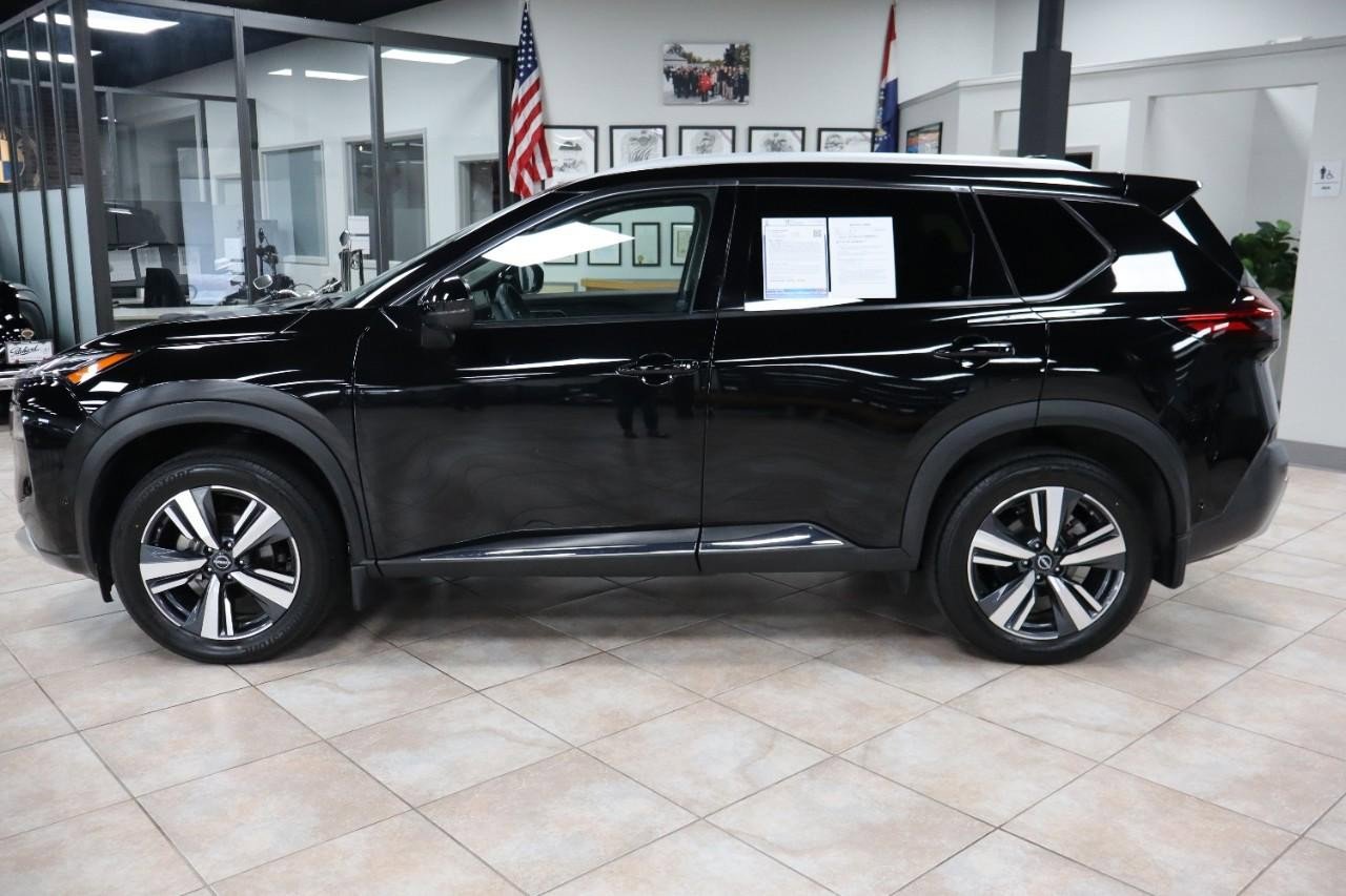 Used 2023 Nissan Rogue Platinum w/ Platinum Premium Package image 2